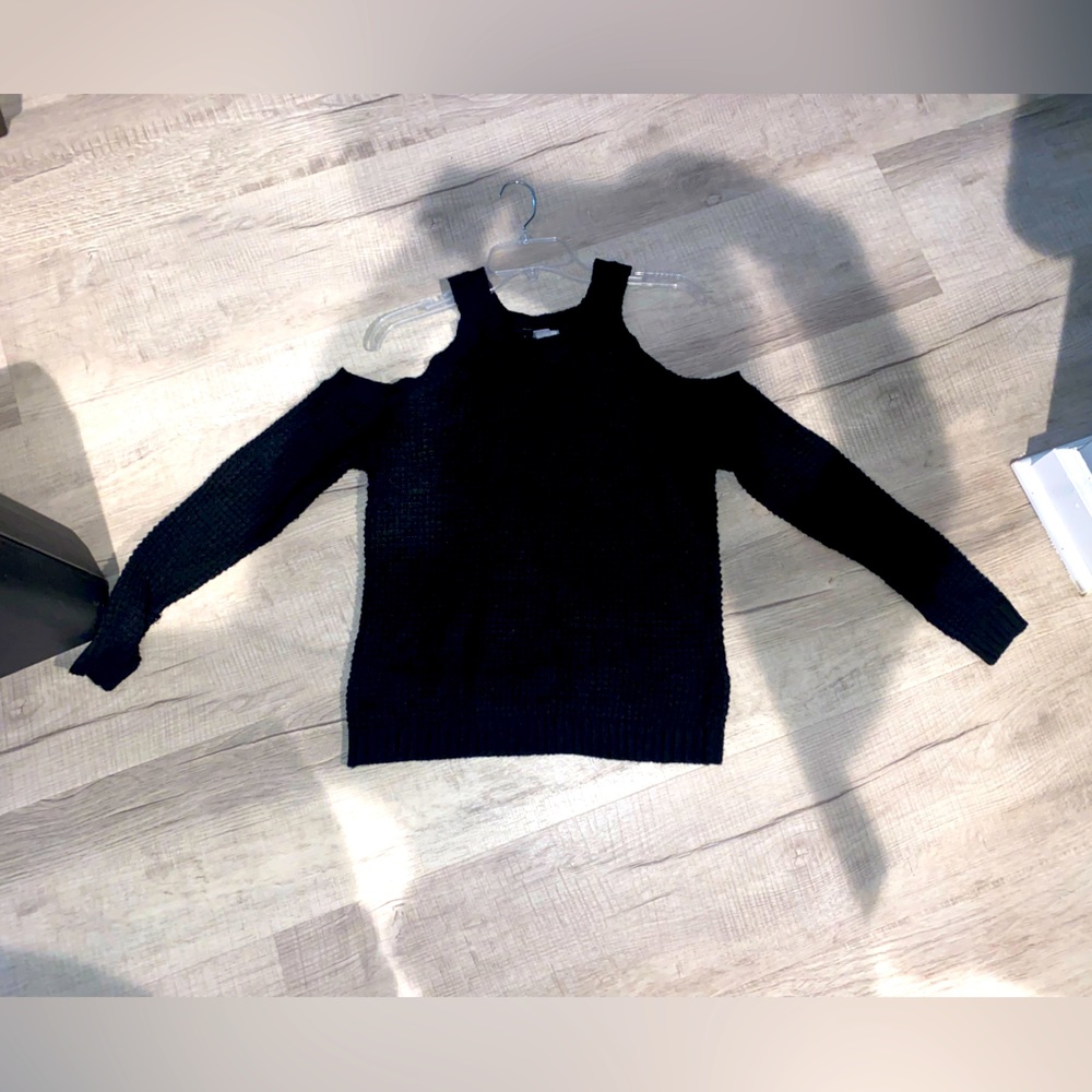 size small, shoulder cut out sweater